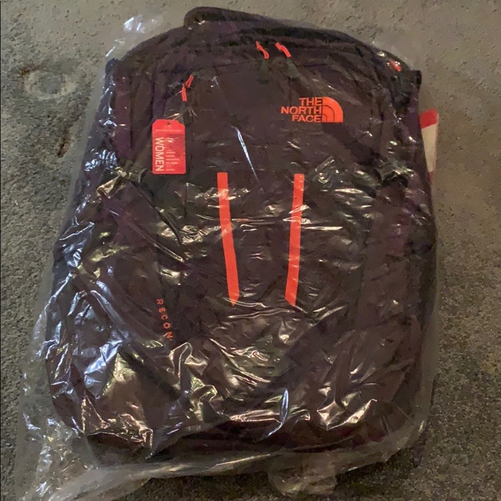 The North Face Recon Women’s Backpack Purple-Red